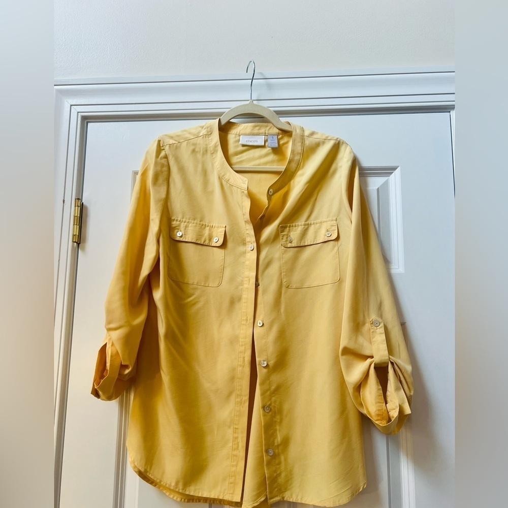 Chico's light yellow blouse size 1 like new condition! - Picture 5 of 5